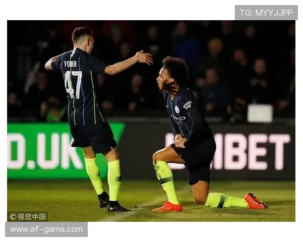 Foden训练场专注提升，助力曼城新赛季冲刺