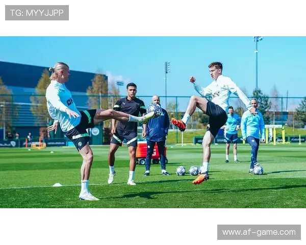 专注拉满，福登训练场状态引热议